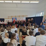 4 Zespoły Gadu-Gadu_ Abrakadabra na scenie przed publicznością.jpg
