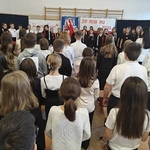 1 Odśpiewanie hymnu państwowego.jpg