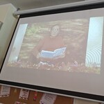 drugoklasiści słuchają fragmentu książki A Suchowierskiej - czyta autorka (2).jpg