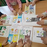 TEG 2024 - Prace wykonywane podczas zajęć o segregacji odpadów.jpg
