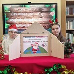 Dziewczynki z klubu ,,Poczytaj mi przyjacielu